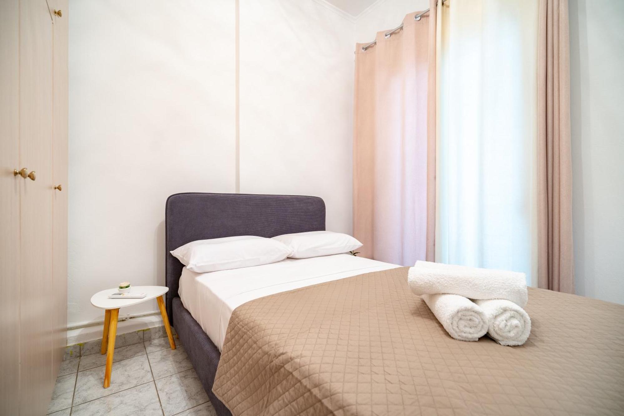 Apartment Neos Kosmos Metro St. 1 Bedroom Semi-basement Flat