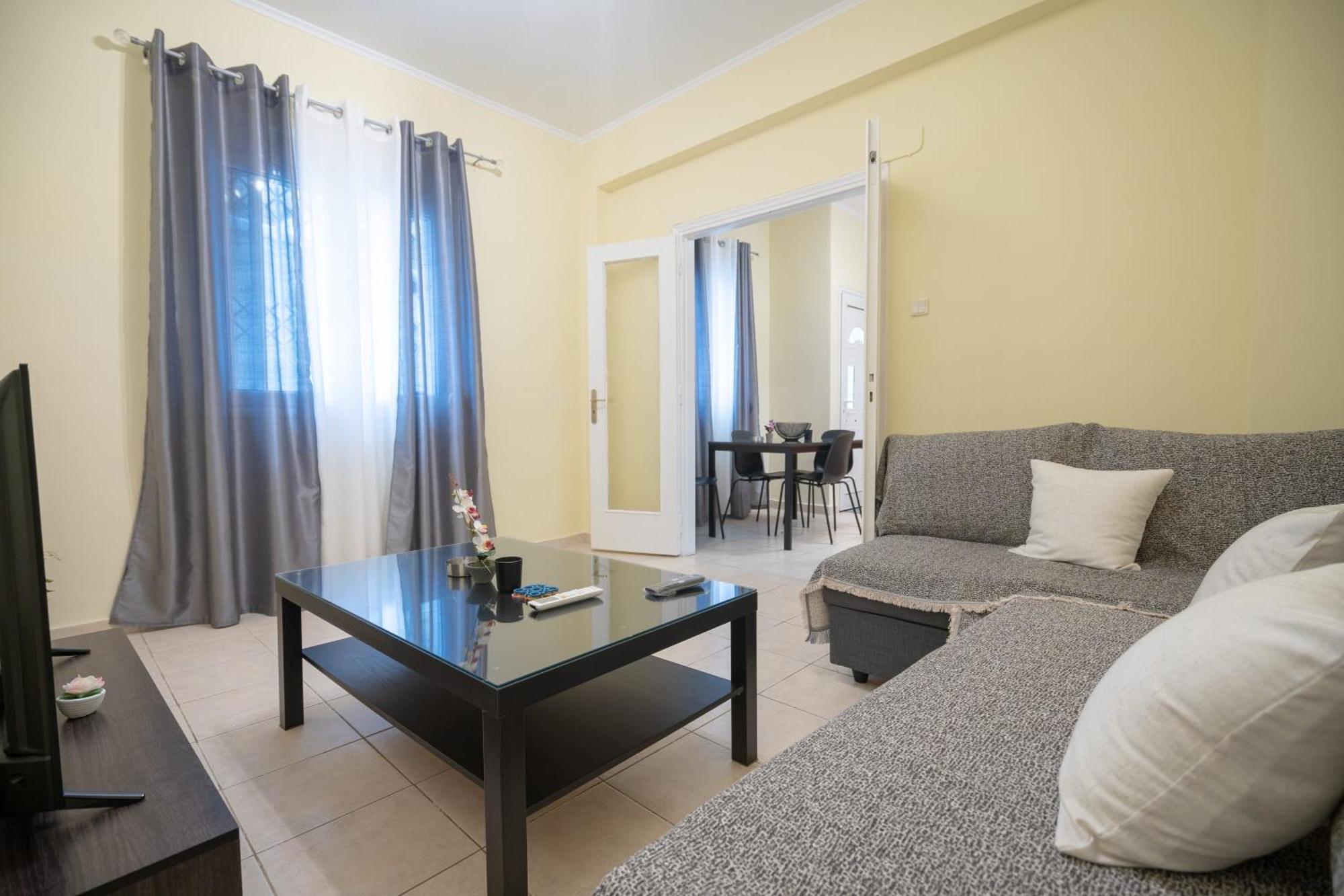 Apartment Neos Kosmos Metro St. 1 Bedroom Semi-basement Flat Athens