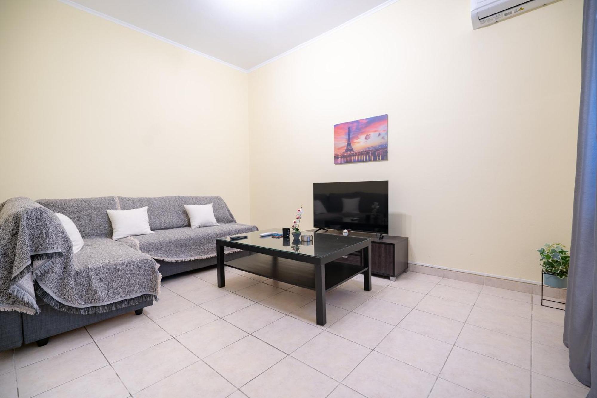 Neos Kosmos Metro St. 1 Bedroom Semi-basement Flat *